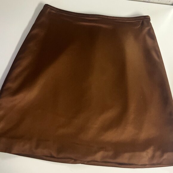 Aritzia - Wilfred Tavern Satin Skirt Size 2 (in Cognac) - Picture 3 of 5